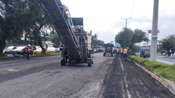 Los trabajos de rehabilitación en la avenida Galo Plaza Lasso, al norte de Quito. (Cortesía de Quito Informa)
