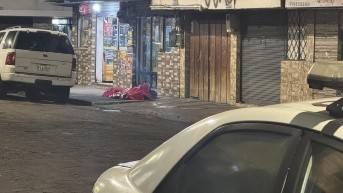 Un hombre recibió seis disparos en Solanda. (Ecuavisa)