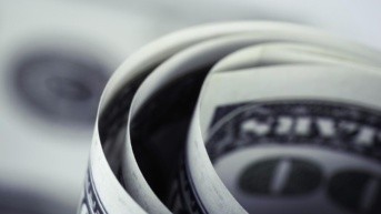 Imagen referencial de dólares. (Freepik)