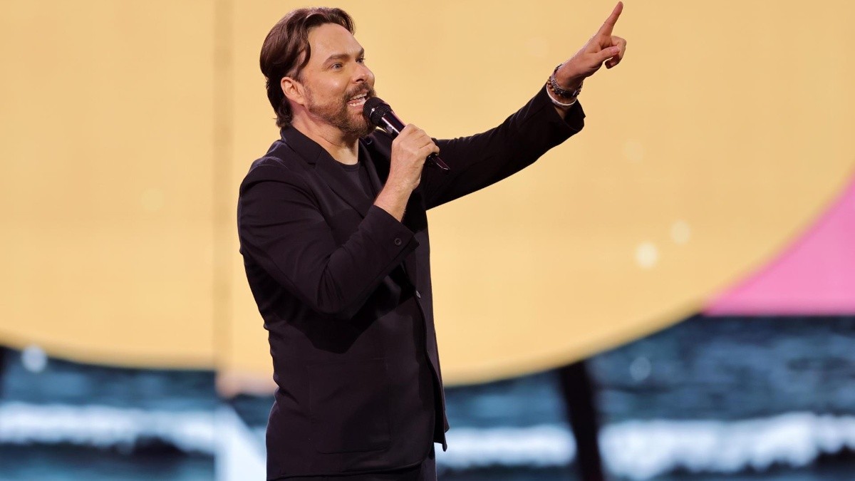 El humorista venezolano George Harris se presentó durante la 64 edición del Festival Internacional de Viña del Mar este domingo, en Viña del Mar (Chile). (Adriana Thomasa / EFE)