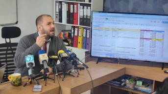 Rueda de prensa para (Cuenta X Juan Esteban Guarderas)