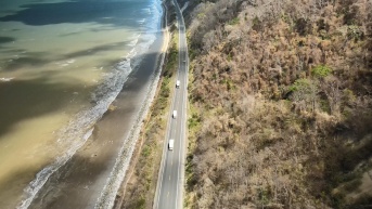 Las carreteras de Esmeraldas recibirán a miles de turistas, en este feriado. (Flickr del MTOP)