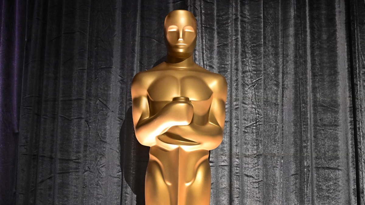 Una estatua del Oscar se ve el 25 de febrero de 2025 durante una vista previa del Governors Ball de la 97ª edición de los Premios de la Academia en el Ray Dolby Ballroom en Hollywood, California. (FREDERIC J. BROWN / AFP)