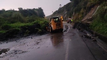 Vía E-491 Guaranda - Cruz del Arenal en el km 78. (MTOP)