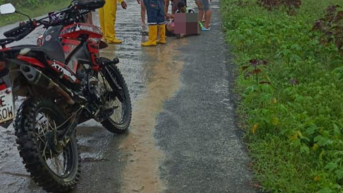 La mujer iba a una cancha de fútbol cuando ocurrió el fenómeno. (Cortesía)
