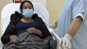La Prefecta de Cotopaxi estuvo hospitalizada por un día tras sufrir un desgarre muscular. (Lourdes Tibán)