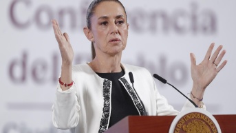 La presidenta de México, Claudia Sheinbaum, habla durante su conferencia matutina en Palacio Nacional de la Ciudad de México (México). (EFE)