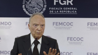 El fiscal general de México, Alejandro Gertz Manero, habla durante una rueda de prensa este miércoles, en Ciudad de México (México). (EFE)