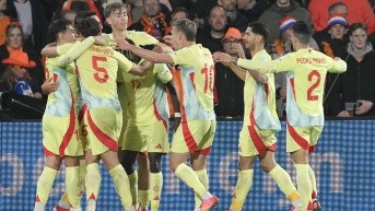 España celebrando el tanto del empate contra Países Bajos. (AFP)
