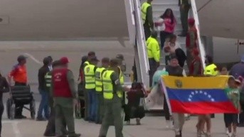 Llegada de migrantes a Venezuela deportados desde México. (Foto: captura de pantalla de video)