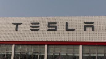 Foto de archivo del logo de Tesla. (JESSICA LEE / EFE)