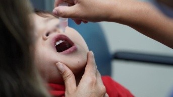 En lo que va del año, en las provincias de Manabí y Santo Domingo de los Tsáchilas se han aplicado 29 407 dosis de la vacuna bOPV. (MSP)