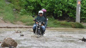 Manta, 11 de marzo de 2025. Varios sectores del cantón Manta fueron afectados por las fuertes lluvias registradas en la madrugada. (API)