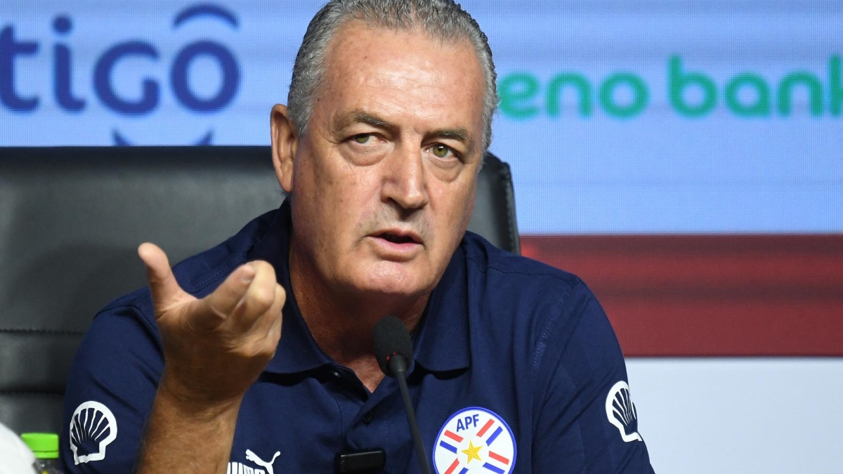 Gustavo Alafaro, DT de Paraguay. (AFP)