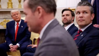 Los comentarios de los altos funcionarios de EE.UU. preocupan a los principales líderes europeos. (BBC)