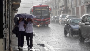 Lluvias en la ciudad de Cuenca, Ecuador. (API)