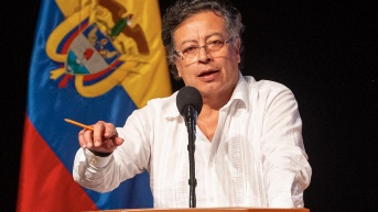 Gustavo Petro, presidente de Colombia, visita Panamá. (MANUEL PEDRAZA / AFP)