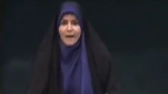 La periodista Sahar Emami durante la transmisión en vivo durante ataque en Irán. (Captura de pantalla)