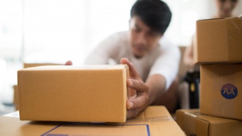 Imagen referencial para graficar la importación de paquetes desde el exterior. (Tomada del Ministerio de Producción)