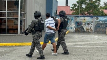Alias Yuca, presunto integrante de Los Lagartos, fue capturado en el Guasmo, en Guayaquil. (Policía Nacional)