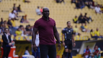 Segundo Alejandro Castillo vio una nueva derrota de Barcelona, esta vez frente al Manta. (API)