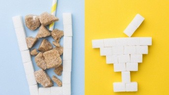 Imagen referencial a consumo de azúcar refinada. (FREEPIK)