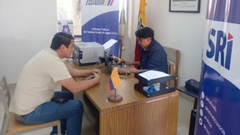 Brigadas móviles brindan atención a los ciudadanos. (Foto: SRI)