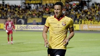 Miguel Parrales anotó dos de los cinco goles con los que Barcelona venció de visitante al Mushuc Runa en el estadio Olímpico de Riobamba. (API)