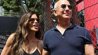 Bezos y su prometida en una imagen del pasado mayo.G (GETTY IMAGES)