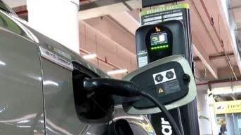 La matrícula de autos eléctricos costará USD 10 (Televistazo)