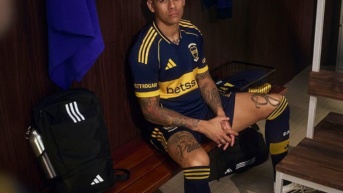 El futbolista Marcos Rojo luciendo la nueva camiseta de Boca Juniors previo al Mundial de Clubes de la FIFA 2025 (Foto de Instagram - @marcosrojo)
