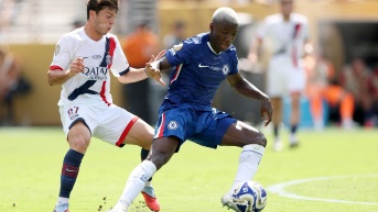 Moisés Caicedo domina el balón en la final del Mundial de Clubes (Foto: Chelsea Photos)