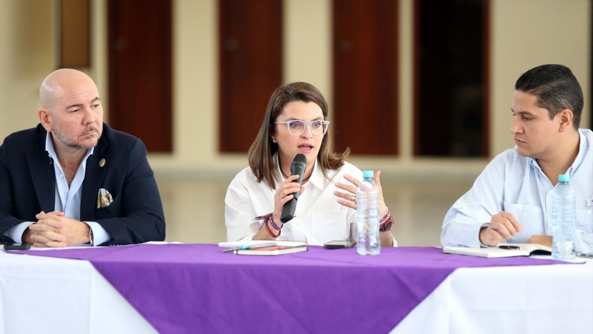 Vicepresidenta María José Pinto (Coe Nacional)