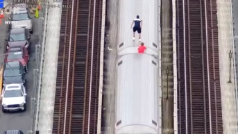 Menores en un tren en Nueva York (Internet)