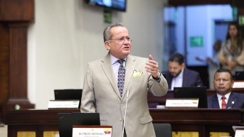 Alfredo Serrano en el pleno de la Asamblea. (Flickr Asamblea)