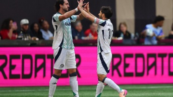 Leonardo Campana en un partido con el New England Revolution (AFP)