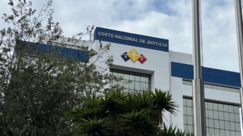 Los exteriores del edificio de la Corte Nacional de Justicia, en Quito. (Diego Bravo C. / Ecuavisa)