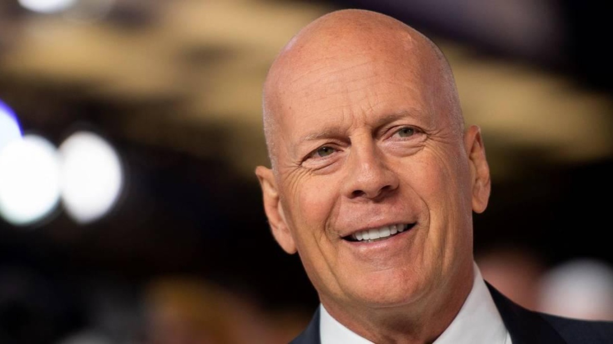 Bruce Willis asiste en Londres, en 2019, al estreno de la película 'Cristal', que completa la trilogía escrita y dirigida por M. Night Shyamalan. (EFE/ Will Oliver/Archivo)