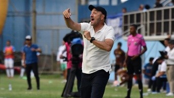 Guillermo Duró debutó en Emelec con victoria. (API)