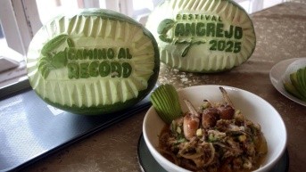 Imagen del lanzamiento del Festival Cangrejo Rojo de Naranjal, en una gira promocional realizada en Cuenca. (API/Boris Romoleroux)