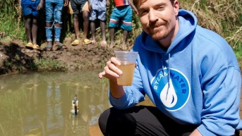 MrBeast lidera la campaña #TeamWater que busca llevar el líquido vital a varias comunidades remotas del mundo. (RRSS)