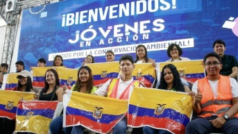 Imagen de archivo de jóvenes promocionando la primera etapa de este programa del Gobierno. (Presidencia)