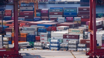 Imagen referencial de contenedores en Taiwán. (EFE)