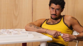 Bad Bunny en el promocional de su álbum DTMF. (RRSS)