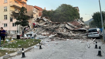 Edificio destruido tras el terremoto en Turquía. (Foto: Internet.)