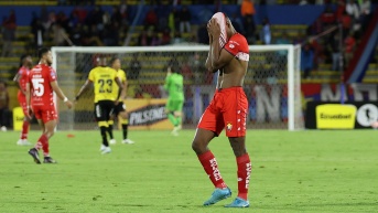 Jugador de El Nacional lamenta la derrota de su equipo ante Barcelona SC por la jornada 24 de la LigaPro (API)