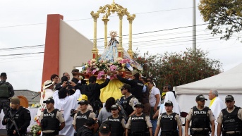 Imagen de archivo de la llegada de Virgen del Cisne al Templete de Miraflores, en Cuenca. (API)