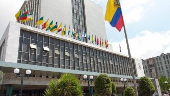 La fachada externa del edificio del Banco Central del Ecuador, en Quito. (Internet)