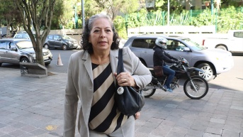 El perito, Roberto Meza, hace la ampliaciÃ³n de la versiÃ³n en el tema de la muerte del general Gabela, en la FiscalÃ­a General del Estado. Patricia Ochoa viuda de Gabela Fotos:Rolando EnrÃ­quez/API (ROLANDO ENRÃQUEZ)