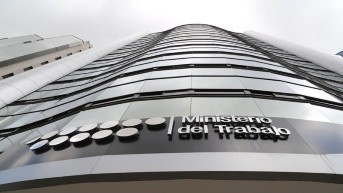 La fachada de externa del Ministerio del Trabajo, en Quito. (Internet)